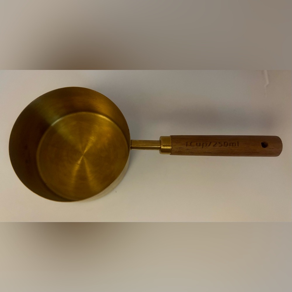 8 Piece Measuring Cups and Spoons Gold Colored Metal with Wooden Handles - Picture 3 of 13